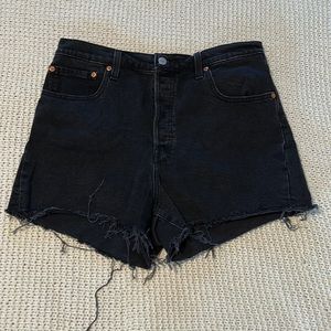 NWOT Levi’s Ribcage Black Shorts